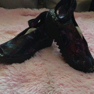 Flower Mosaic Wedges
